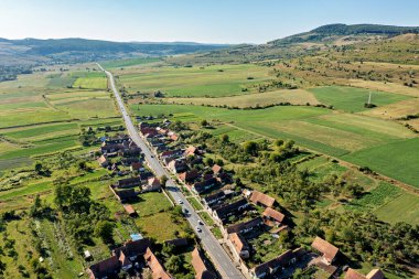 Güçlendirilmiş Kilisesi olan Roades Köyü.