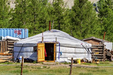 Göçebe Moğollar için bir yurt kampı