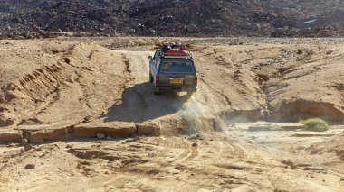 Cezayir 'deki Sahra Çölü' nde Yol Macerası