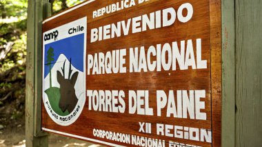 Şili 'deki Torres del Paine Ulusal Parkı' nın İşareti
