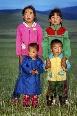 Moğolistan halkı ve çocukları