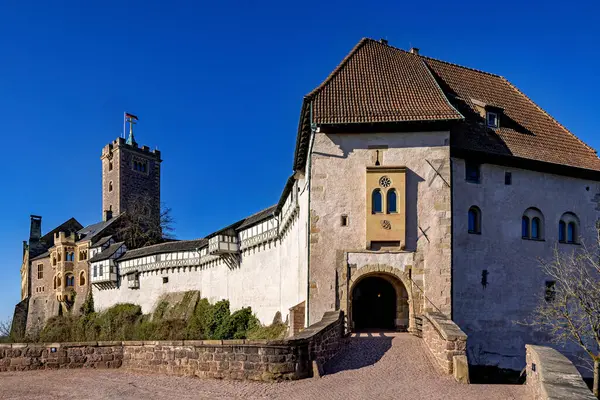 Thüringen 'deki Eisenach' taki Wartburg Kalesi.