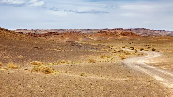 Moğolistan 'daki Gobi Çölü manzarası.