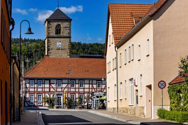 Thuringia 'daki Werra Vadisi' ndeki Creuzburg Kilisesi.