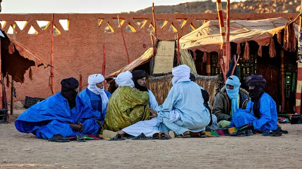 Tamanrassetm 'de 19 Kasım 2011' de, Cezayir Sahra Çölü 'ndeki Tuareg Halkı