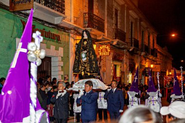 Potosi 'nin Bolivya' da çarmıha gerilmesi ve Paskalya alayı, 