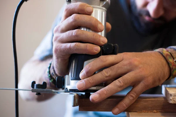 Capturing Essence Craftsmanship Talented Woodworker Skillfully Operates Router Sculpt Refine — Stock Photo, Image