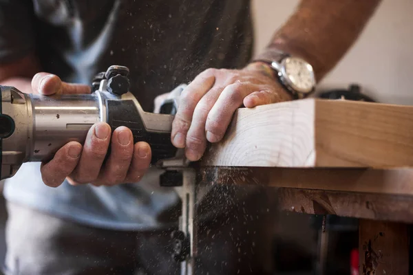 Delve World Perfection Talented Craftsman Employs Router Shape Carve Wood — Stock Photo, Image