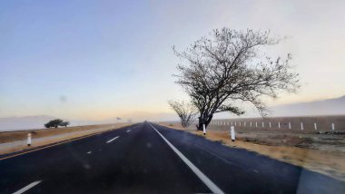 güzel bir yol manzarası