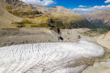 İsviçre, Engadine, Morteratsch Buzulu, hava manzarası (Eylül 2019)