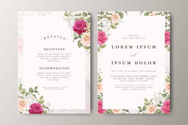Çiçekli bölme tasarımlı güzel bir düğün davetiyesi seti.