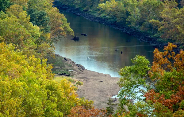 Κοιτάζοντας Πάνω Από Ένα Ποτάμι Στο Αρκάνσας Μια Όμορφη Φθινοπωρινή — Φωτογραφία Αρχείου