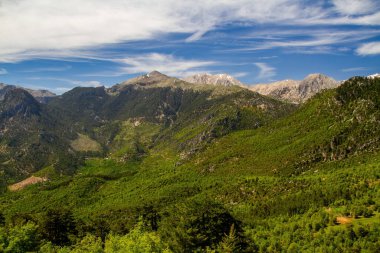 Turkey / Antalya A small village among the forested mountains .