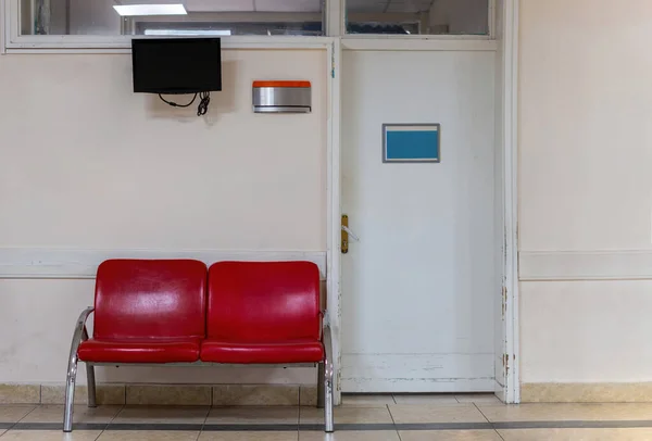 Hasta Eski Bir Hastanede Bekliyor — Stok fotoğraf