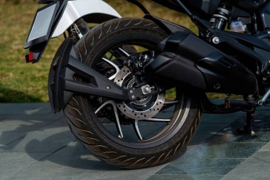 Retro motosiklet tekerlekleri ve parçaları