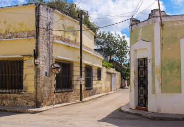 Campeche Mexico, güzel eski şehir, tipik sokak.