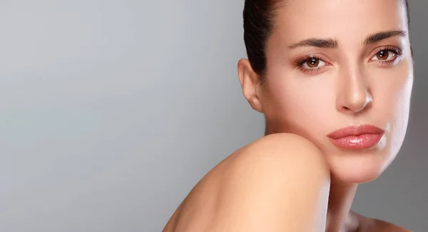 Szépség Skincare Koncepció Gyönyörű Természetes Fiatal Arc Meztelen Smink Egy — Stock Fotó