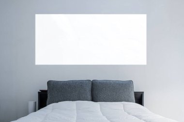 Projektörlü modern tarz yatak odası