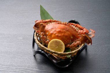 Japon mutfağı, tuzlanmış göçmen yengeci.