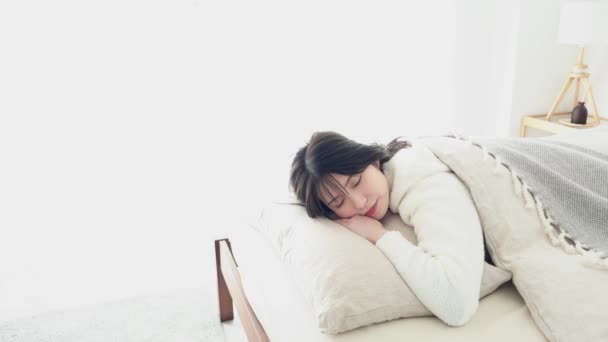 Asian Woman Sleeping Her Stomach — стоковое видео