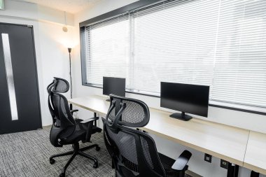 Ahşap masalar için kiralama alanı