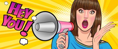 Sürpriz başarılı iş kadını elinde megafonla Pop Art retro komedi stili