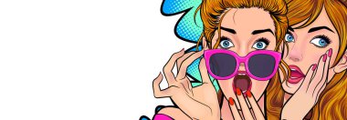 Bir kadın arkadaşına dedikodu ya da sır fısıldıyor. Retro Vintage Pop Art Comic Style 'da sürpriz.