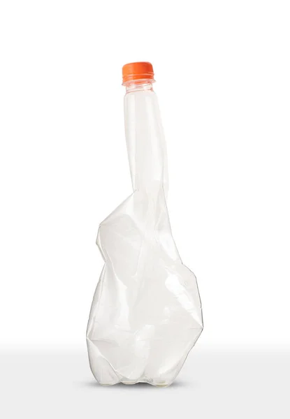 Leere Zerkleinerte Kunststoff Limo Flasche Auf Weißem Hintergrund — Stockfoto