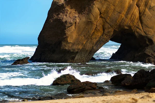 Seelandschaft Mit Einem Felsen Ozean Einem Windigen Tag — Stockfoto