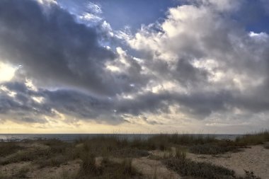 Gün batımına yakın Atlantik kıyısı
