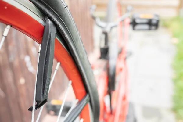 Reparation Ett Punkterat Cykelhjul Specialverktyg För Att Bort Däcket Från — Stockfoto