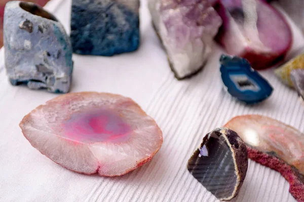 Piedras Naturales Minerales Corte Amatista Violeta Áspera Cristales Cuarzo Imágenes De Stock Sin Royalties Gratis