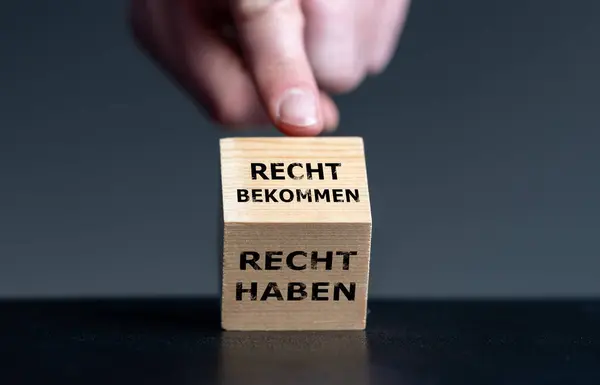 Hand Verandert Houten Kubus Verandert Duitse Uitdrukking Recht Haben Recht — Stockfoto
