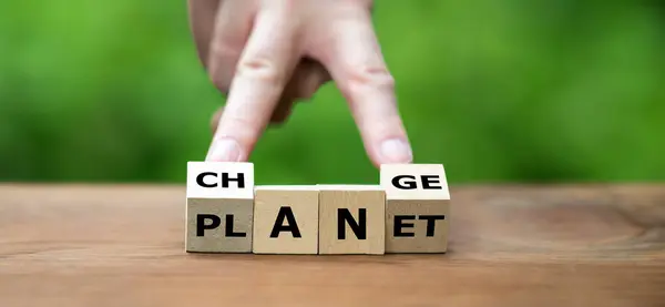 행성의 개념을 바꾸세요 큐브는 행성과 변화의 단어를 스톡 이미지