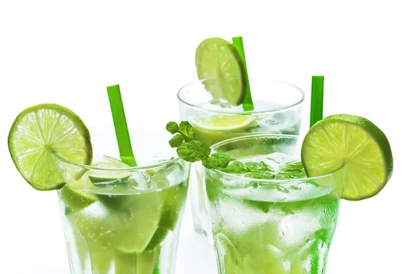 Ποτήρια Mojito Highball Cocktail Δροσιστικό Ποτό Lime Και Μέντα Λευκό — Φωτογραφία Αρχείου