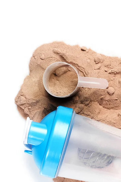 Penutup Shaker Sendok Dan Cokelat Whey Protein Atau Bubuk Gainer — Stok Foto