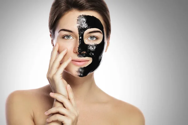 Young Woman Deep Cleansing Black Mask Her Face — Stock Photo, Image