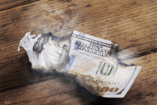 Primo Piano Resti Bruciati Una Banconota Cento Dollari Danneggiati Incendio — Foto Stock