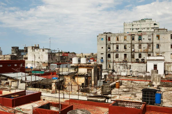 Вид Старые Обшарпанные Жилые Дома Трущобах Города Хавана — стоковое фото