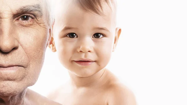 Potret Orang Tua Dan Bayi Laki Laki Konsep Kelahiran Kembali — Stok Foto