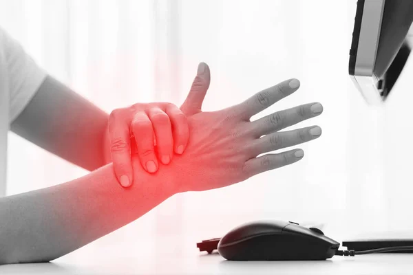 Young Woman Working Office Carpal Tunnel Syndrome Wrist Joint Inflammation — Stock Photo, Image