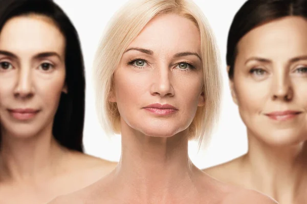 Grupo Diferentes Mujeres Mediana Edad Buen Aspecto Con Piel Arrugada —  Fotos de Stock