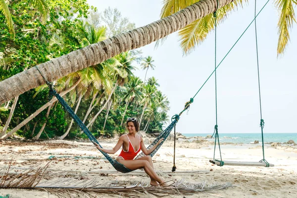 Young Woman Wearing Red Bikini Relaxing Hammock Sandy Beach Coconut — Stock Photo, Image