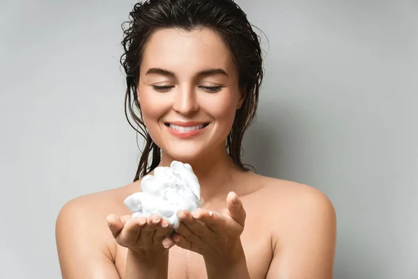 Portrait Young Beautiful Woman Cleansing Foam Her Hands — Stock Photo, Image
