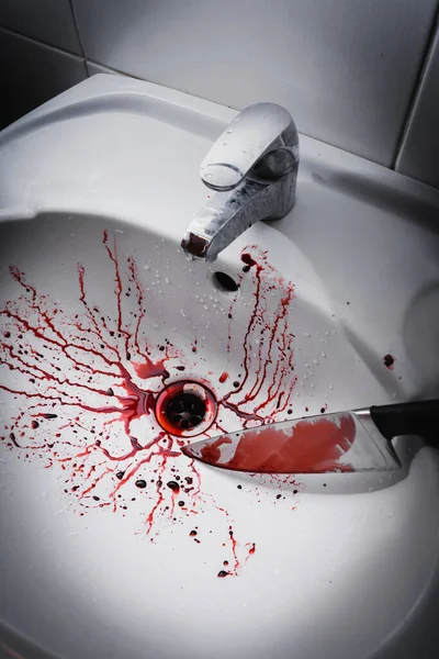 Closeup Dirty Bathroom Sink Blood Splatter Knife — Stock Photo, Image
