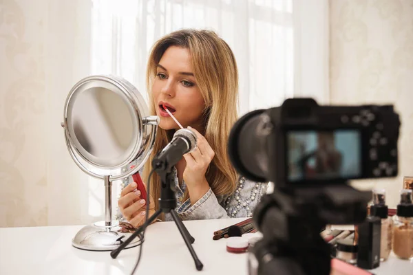 Young Woman Beauty Blogger Applying Lipstick Her Lips Video Recording — Stock Photo, Image