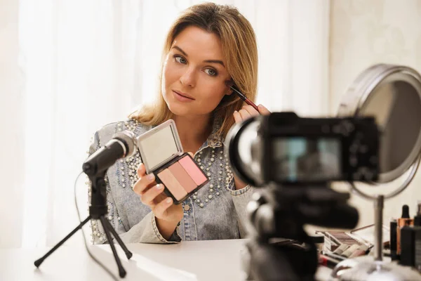 Woman Beauty Blogger Applying Blush Her Face Video Tutorial Recording — Stock Photo, Image