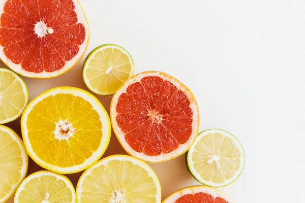 Diferentes Cítricos Rodajas Como Pomelo Naranja Limón Lima Sobre Fondo — Foto de Stock