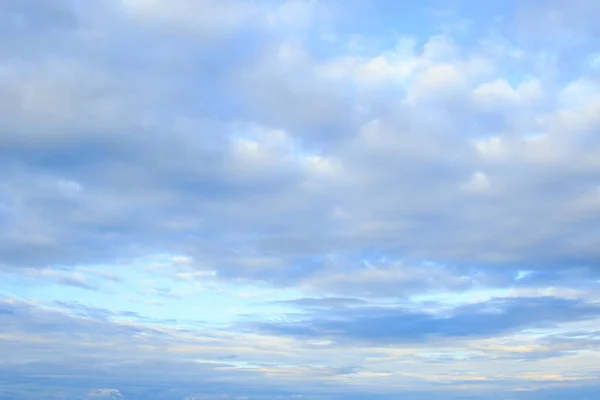 Фон Красивого Спокойного Голубого Неба Облаками — стоковое фото