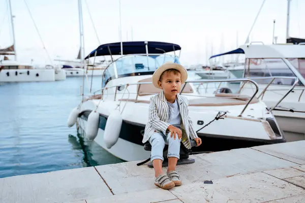 Cute Stylish Boy Sitting Pier Yacht Marina — Stock Photo, Image
